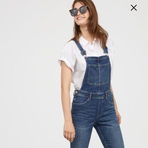 Never worn 🎀 H&M skinny leg overalls NWOT